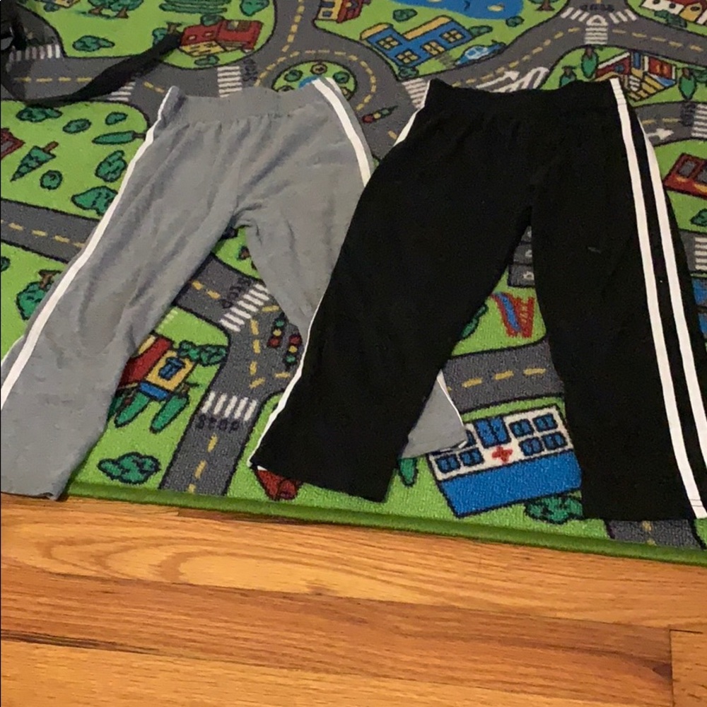 2 pairs of sweat pants